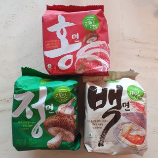 [풀무원] 자연은맛있다 정면, 백면, 홍면  세트 — 5점을 준 리뷰어가 2021년 4월 올린 사용 사진