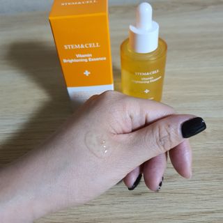 체르엠 스템앤셀 비타민 브라이트닝 에센스 30ml 1개 — 5점을 준 리뷰어가 2022년 3월 올린 사용 사진