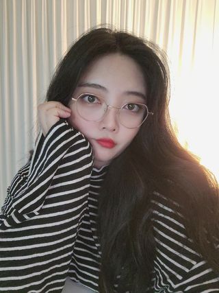 뷰맵  풀티타늄 초경량 9g 모던 판토 YOURS VM1024 SLV — 5점을 준 리뷰어가 2021년 9월 올린 사용 사진