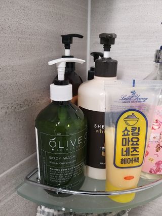 올리브 오일 스킨케어 컴퍼니 [OOSC] 향기로운 보습 로즈 제라늄 바디워시 500ml — 5점을 준 리뷰어가 2021년 4월 올린 사용 사진