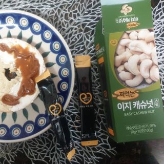 짜먹는 이지견과 짜먹는 이지아몬드, 짜먹는 이지허니피넛, 짜먹는 이지캐슈넛 각 10g X  10포 — 5점을 준 리뷰어가 2021년 2월 올린 사용 사진
