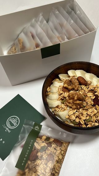 [그래한끼] 무설탕/저당 시리얼타입 수제그래놀라 (40gX10개) — 5점을 준 리뷰어가 2022년 9월 올린 사용 사진