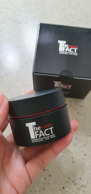 The Fact 더 팩트 내추럴 에스에프엔 에이틴 시니어 크림 — 4점을 준 리뷰어가 2021년 2월 올린 사용 사진