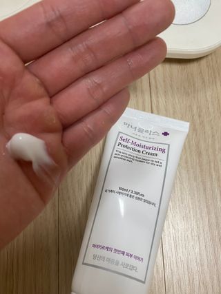 셀프 모이스처라이징 프로텍션 크림 셀프 모이스처라이징 프로텍션크림 — 3점을 준 리뷰어가 2022년 4월 올린 사용 사진