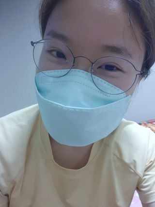 [이지아 마스크] 애니가드 더솔루션마스크 KF80 대형 컬러 4종 — 5점을 준 리뷰어가 2021년 7월 올린 사용 사진