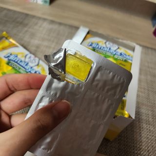 마요라 히말라야 솔트 캔디 2종-페퍼민트 맛, 라임민트 맛 — 4점을 준 리뷰어가 2022년 12월 올린 사용 사진