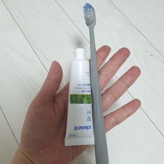 주식회사 클린디 [클린디] 파우치에 쏙 넣어 밖에서도 치아건강🦷 챙기기 [맞춤 칫솔 + 치약  + 파우치 구성] — 5점을 준 리뷰어가 2021년 12월 올린 사용 사진