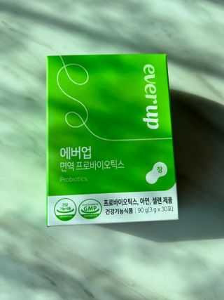 [몸엔용] 에버업 멀티비타민&미네랄, 눈건강 루테인 혈행건강 오메가3, 면역 프로바이오틱스 3종 택1 — 5점을 준 리뷰어가 2022년 4월 올린 사용 사진