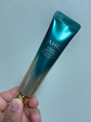 [NEW 탄력유턴 아이크림] AHC 유스 래스팅 리얼 아이크림 포 페이스 — 5점을 준 리뷰어가 2021년 2월 올린 사용 사진