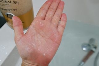 벨먼 내추럴스파 수분광채 스크럽 바디워시 600ml 5종 — 5점을 준 리뷰어가 2022년 5월 올린 사용 사진