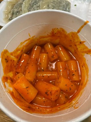 나우  [요리궁리] B타입 ( 매콤, 치즈, 매콤까르보 ) 꽃떡볶이 6개입 세트 — 5점을 준 리뷰어가 2025년 3월 올린 사용 사진
