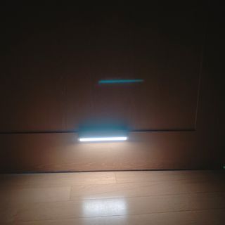 아카라 어두울 때만 켜지는 스마트 무선 센서등 — 4.5점을 준 리뷰어가 2021년 12월 올린 사용 사진