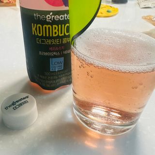 더그레잇티 콤부차 [매일유업] 더그레잇티 44kcal 콤부차 300ml *12개입 (오리지널 6개+베리리치 6개) — 5점을 준 리뷰어가 2023년 7월 올린 사용 사진