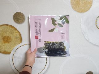 [해림맛김] 들기름에 구운 바삭바삭 김 4종 세트 + 1종 랜덤발송 총5개입 — 3점을 준 리뷰어가 2021년 2월 올린 사용 사진