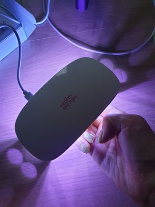 [네일가게] 햇빛에 닿으면 색이 변하는 신기한 햇살 반전 네일스티커_B — 5점을 준 리뷰어가 2021년 8월 올린 사용 사진
