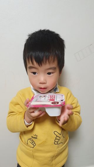 남양유업 또깍 접어 떠먹는 불가리스 2종 — 5점을 준 리뷰어가 2021년 1월 올린 사용 사진