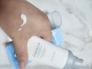 [스킨1004] 마다가스카르 센텔라 히알루-시카 워터핏 선세럼 50ml — 5점을 준 리뷰어가 2024년 5월 올린 사용 사진