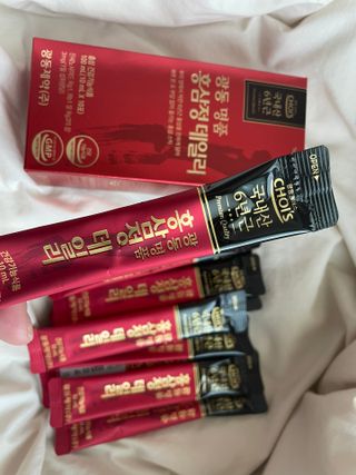 광동생활건강 광동 명품 홍삼정데일리 10mL x 30포 — 5점을 준 리뷰어가 2023년 4월 올린 사용 사진