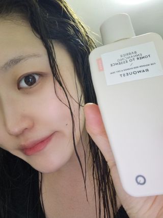 로우퀘스트 베리어 인핸싱 토너투에센스 200ml — 5점을 준 리뷰어가 2023년 10월 올린 사용 사진