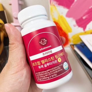 웨일섬 프리미엄 로즈힙 엘라스틴 링곤베리 퓨레 글루타치온 정 — 5점을 준 리뷰어가 2023년 7월 올린 사용 사진