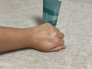[후르디아] 올리브영 저자극 비건바디로션 — 3.5점을 준 리뷰어가 2023년 1월 올린 사용 사진