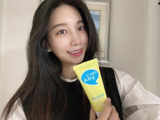 IO 아이오 오늘도 넌 눈부셔 - 데일리 스크럽 클렌징폼 — 5점을 준 리뷰어가 2021년 3월 올린 사용 사진