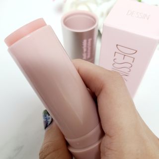 바르는뷰티 데생멀티밤 식물유래성분 97 저분자콜라겐 피부수분 미백 주름개선 멀티밤스틱 — 5점을 준 리뷰어가 2021년 11월 올린 사용 사진