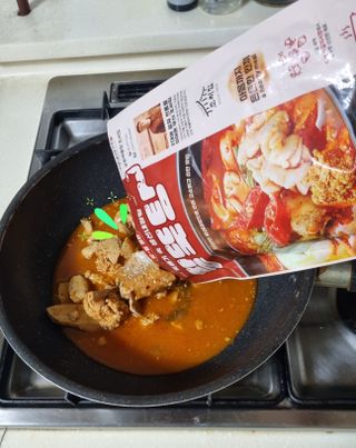 소담스퀘어 상암 궁중해물탕조씨집 백년가게 조씨집 팔뚝탕1인분550g — 5점을 준 리뷰어가 2022년 12월 올린 사용 사진