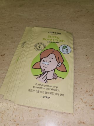 세뚜아(Cettua) 세뚜아 스티키 포어 패치 Cettua Sticky Pore Patch — 5점을 준 리뷰어가 2023년 6월 올린 사용 사진