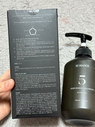 르핸스 퍼포밍 5 샴푸 비반트 포렛/베티버 포그 — 4점을 준 리뷰어가 2022년 12월 올린 사용 사진