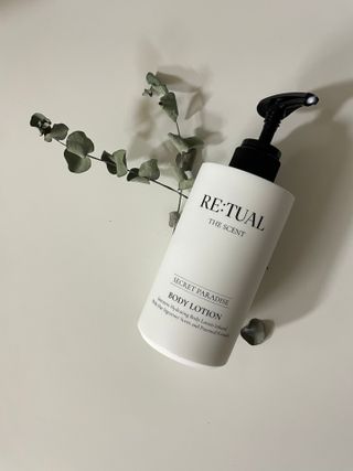 레츄얼 더 센트 바디로션 시크릿 파라다이스(500ml) — 5점을 준 리뷰어가 2022년 7월 올린 사용 사진