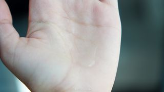 리더스코스메틱 리더스 퍼스트 샷 액티브 에센스 에이지 컨트롤 — 5점을 준 리뷰어가 2022년 2월 올린 사용 사진