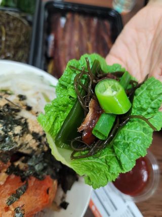 마라도푸드 포항 구룡포 햇 과메기 야채세트 마라도회식당 꽁치 — 5점을 준 리뷰어가 2023년 11월 올린 사용 사진