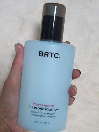 비알티씨 BRTC 파워 옴므 올인원 솔루션 200ml — 5점을 준 리뷰어가 2022년 12월 올린 사용 사진