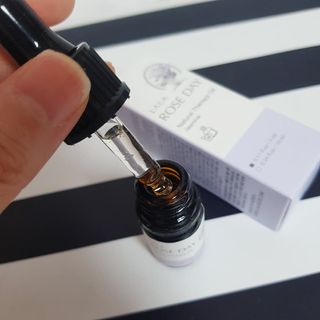 라라로즈데이 시즌2 천연 아로마오일 Y존 케어 속옷향수 이너퍼퓸 5ml  여성의 자존감을 UP시키자 — 3점을 준 리뷰어가 2021년 9월 올린 사용 사진