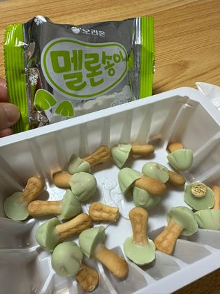 2024 오리온 여름한정판 초코파이 수박 / 후레쉬베리 멜론 / 멜론송이 — 4.5점을 준 리뷰어가 2024년 8월 올린 사용 사진