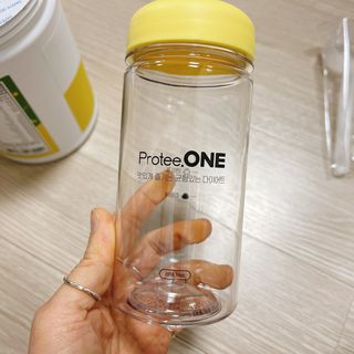 프로티원 단백질쉐이크 녹차맛 2주분 1통+보틀 — 4.5점을 준 리뷰어가 2021년 5월 올린 사용 사진