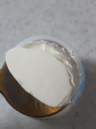 매일바이오 그릭요거트 오리지널 플레인 4개, 로스터리 커피믹스 4개 — 5점을 준 리뷰어가 2021년 12월 올린 사용 사진