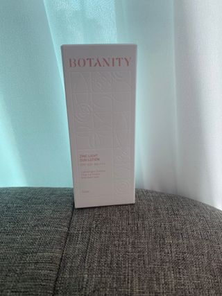보타니티 촉촉수분자차 아쿠아핏 선 에센스 50ml + 보송톤업자차 징크 선 로션 50ml SPF50+ PA++++ (4/25) — 5점을 준 리뷰어가 2022년 4월 올린 사용 사진