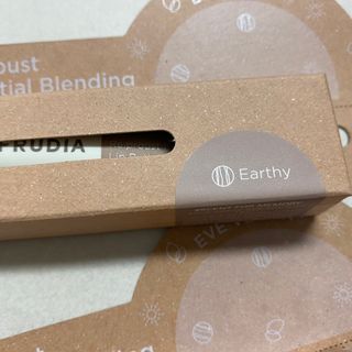 [후르디아] 올리브영 착한보습 비건 립버터 2종 — 5점을 준 리뷰어가 2022년 2월 올린 사용 사진