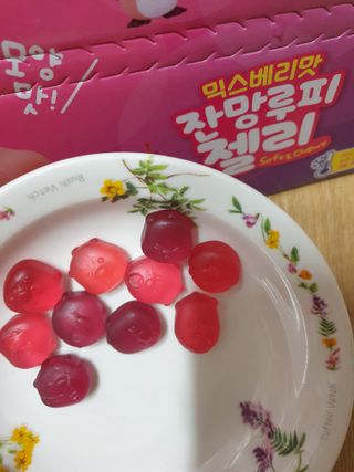 [팔도] 잔망루피젤리 믹스베리맛 42g 8개 — 5점을 준 리뷰어가 2022년 2월 올린 사용 사진
