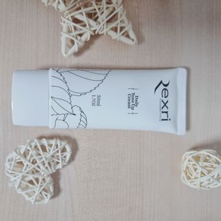 렉스리 데일리 톤업 크림 Rexri Daily Tone Up Cream — 5점을 준 리뷰어가 2022년 10월 올린 사용 사진