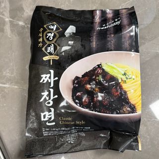 프레시지 *구매평/중식대가여경래 짜장면 2인분 (냉동) — 5점을 준 리뷰어가 2025년 9월 올린 사용 사진