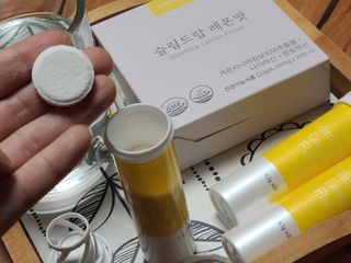 [슬림드랍 레몬맛] 건기식 다이어트 보조제 겸 비타민 — 5점을 준 리뷰어가 2022년 1월 올린 사용 사진