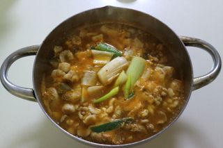 소담스퀘어 상암 궁중해물탕조씨집 백년가게 조씨집 팔뚝탕1인분550g — 5점을 준 리뷰어가 2022년 12월 올린 사용 사진