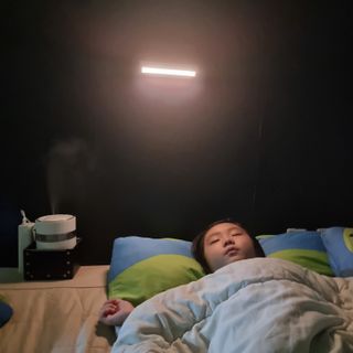 아카라 어두울 때만 켜지는 스마트 무선 센서등 — 5점을 준 리뷰어가 2021년 12월 올린 사용 사진