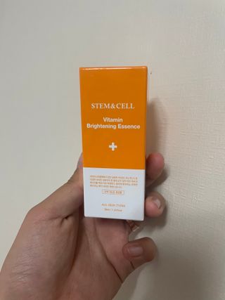 체르엠 스템앤셀 비타민 브라이트닝 에센스 30ml 1개 — 5점을 준 리뷰어가 2021년 10월 올린 사용 사진