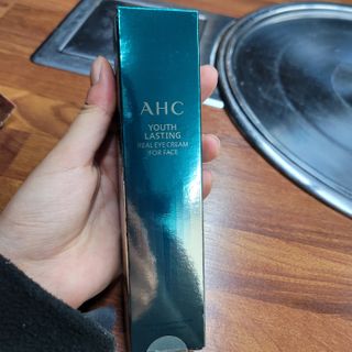 [NEW 탄력유턴 아이크림] AHC 유스 래스팅 리얼 아이크림 포 페이스 — 5점을 준 리뷰어가 2021년 1월 올린 사용 사진