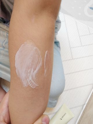젠바이오 코스메틱스 젠바이오수딩크림]   가려운 피부 & 아토피 원픽 크림 — 5점을 준 리뷰어가 2022년 10월 올린 사용 사진