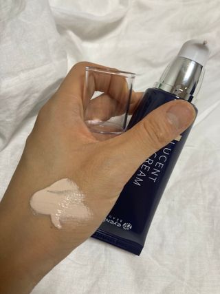 아이앤립 / EYENLIP 아이앤립 루센트 비비크림 2 Color — 5점을 준 리뷰어가 2021년 7월 올린 사용 사진